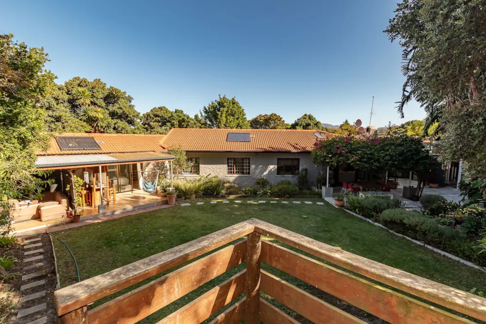 House sold in Constantia, Cape Town - KW1724685 House sold in Constantia, Cape Town - KW1724685