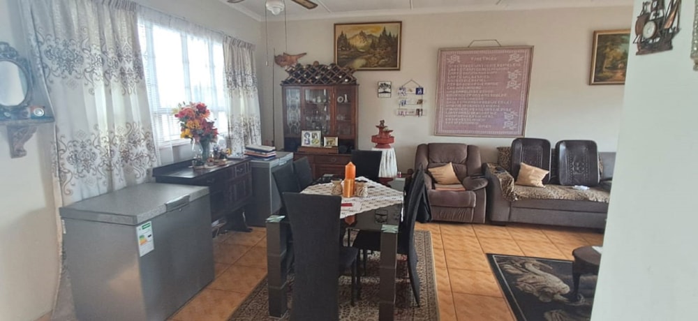 Apartment for sale in Scottburgh - 1si1692204