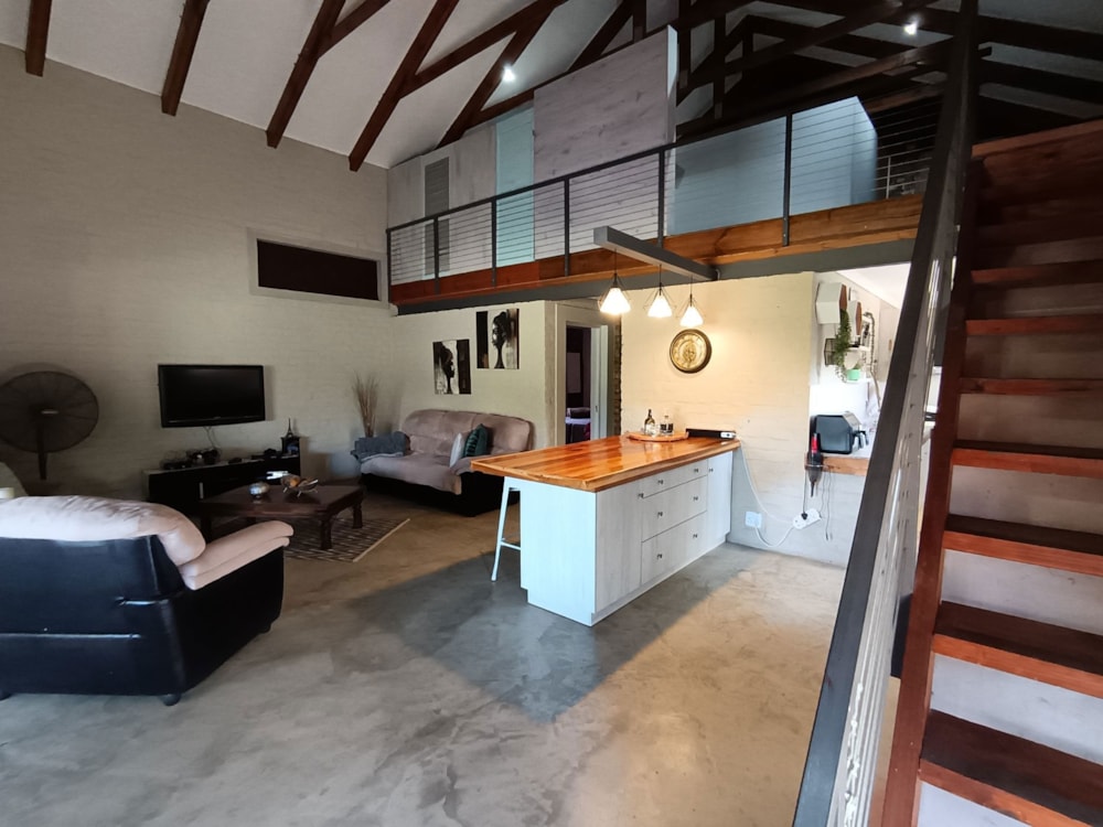 House sold in West Bank, Oudtshoorn - 1OU1689671