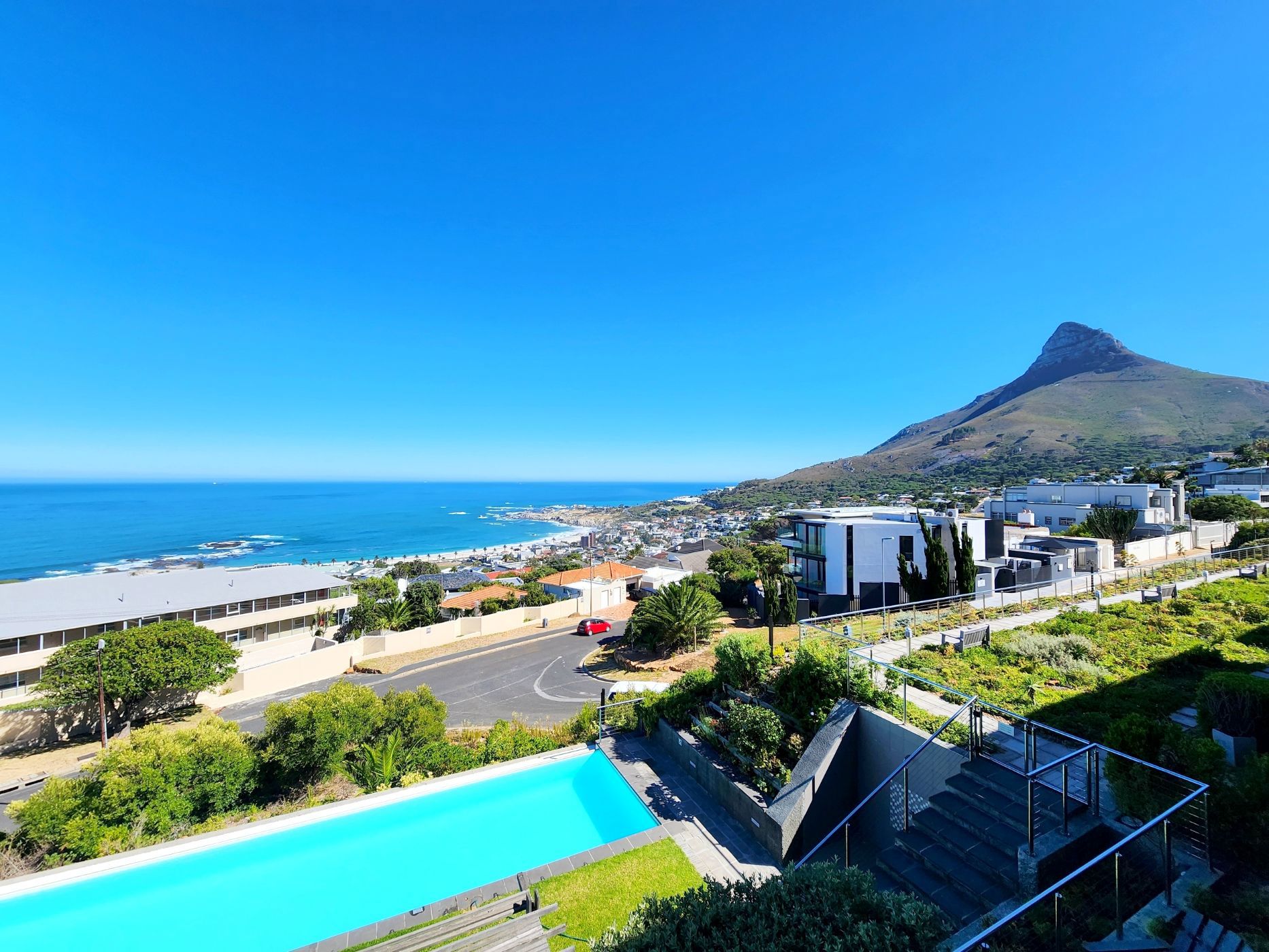 Apartment sold in Camps Bay - AS1691651