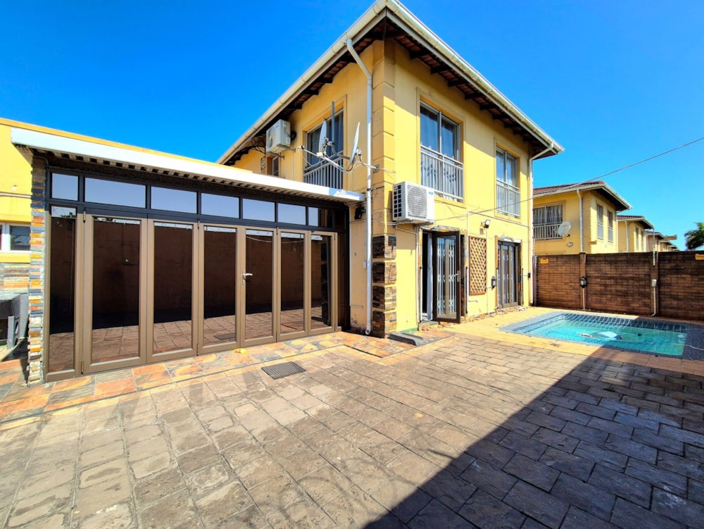 Security complex home for sale in Veldenvlei - 1RY1688741