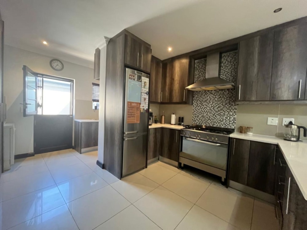 House let in Burgundy Estate - 1PLA1685767 House let in Burgundy Estate - 1PLA1685767