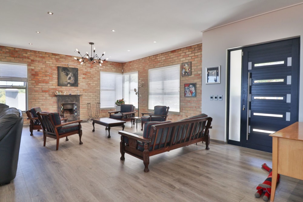 Double-storey house for sale in Onrus River - HF1691203