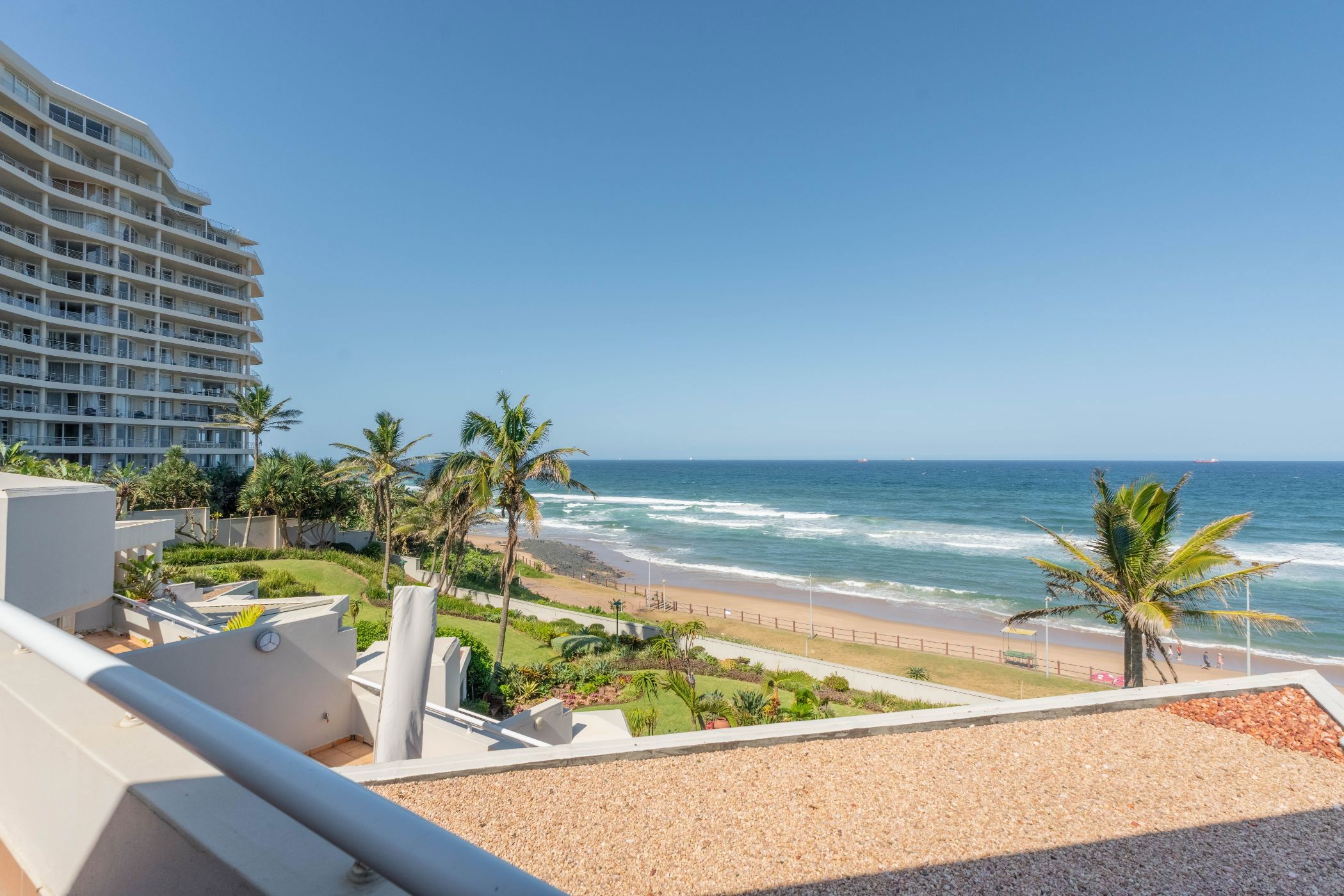 Penthouse apartment for sale in uMhlanga Rocks - 1ND1692474