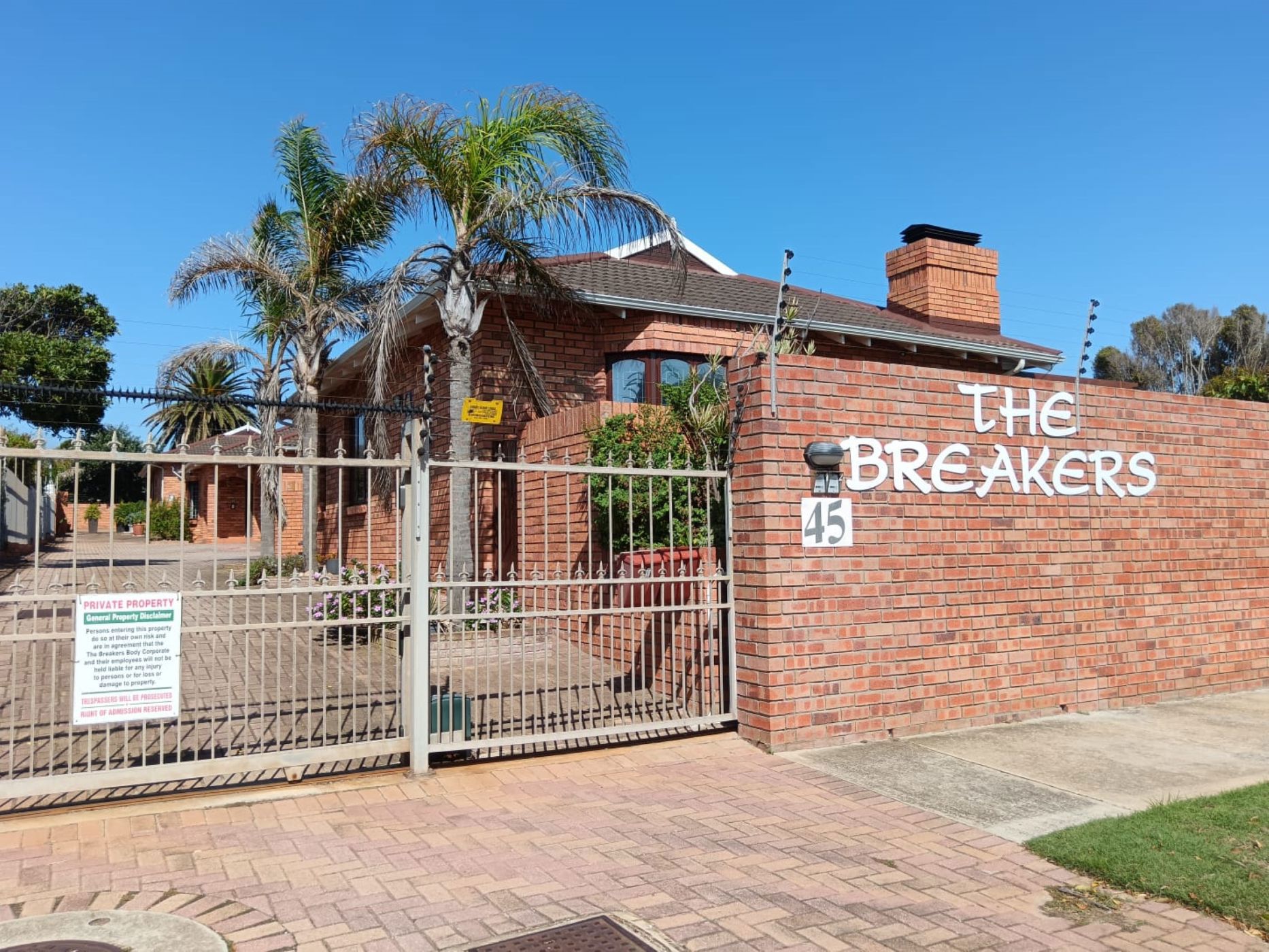 House let in Summerstrand - 1PLZ1695459