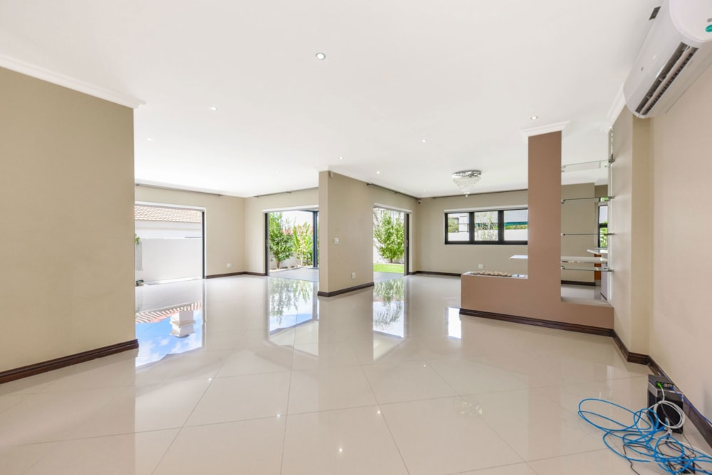 Double-storey cluster for sale in Broadacres - FW1691624 Double-storey cluster for sale in Broadacres - FW1691624