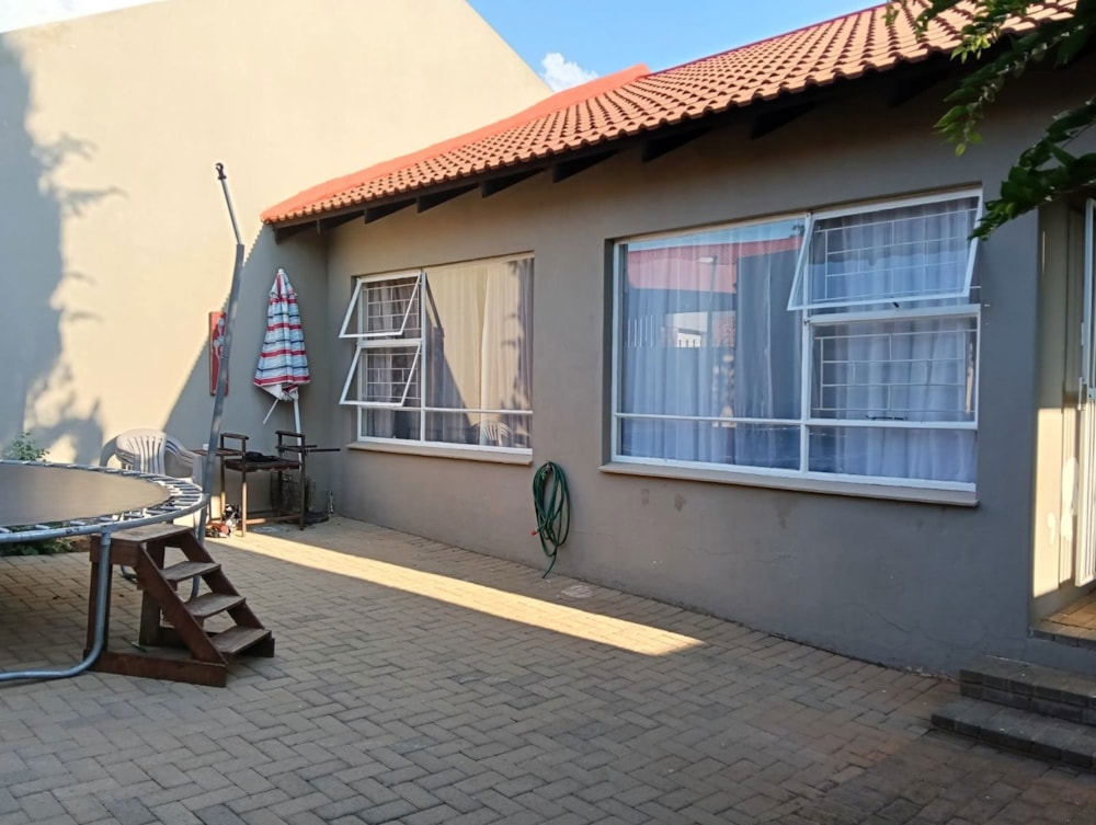 Townhouse let in Langenhovenpark - 1BX1689703 Townhouse let in Langenhovenpark - 1BX1689703