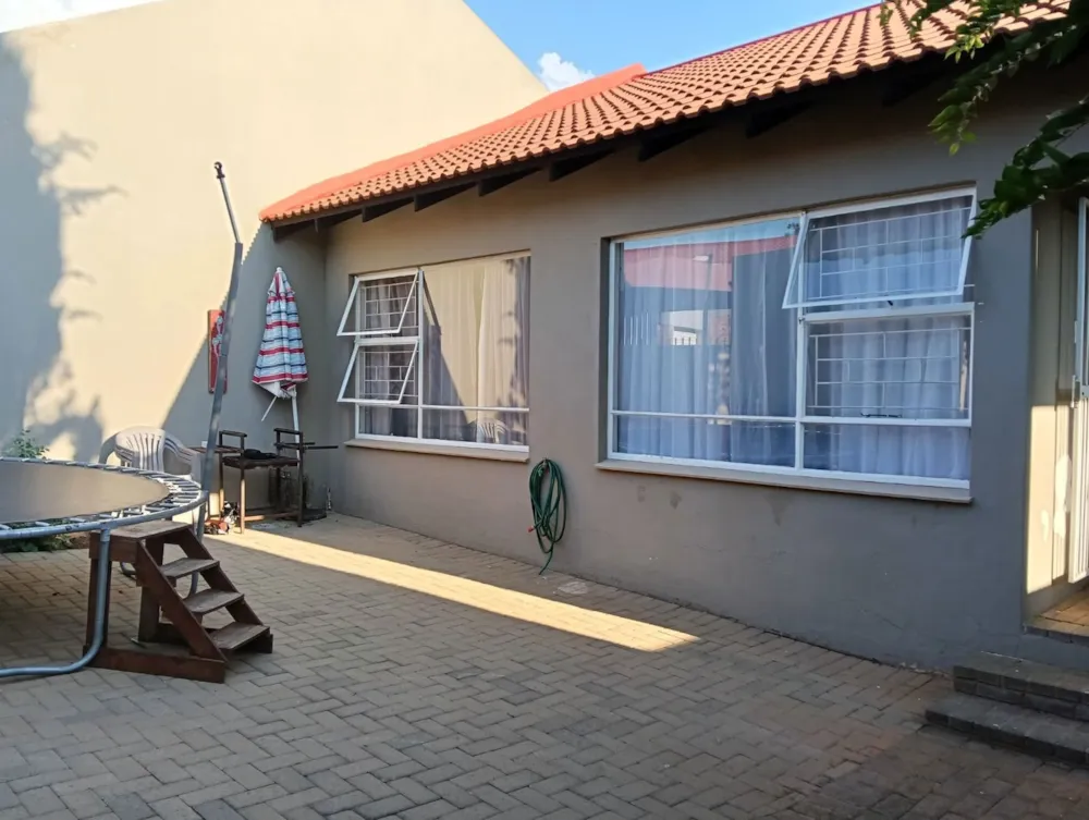 Townhouse let in Langenhovenpark - 1BX1717555 Townhouse let in Langenhovenpark - 1BX1717555