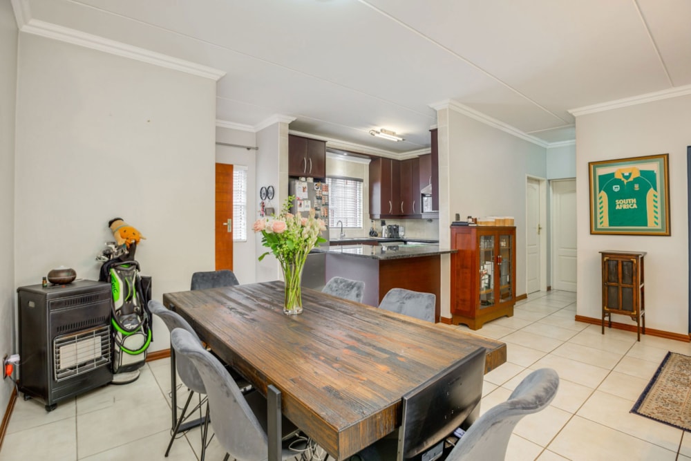 Apartment sold in Saxonwold - HP1689431 Apartment sold in Saxonwold - HP1689431