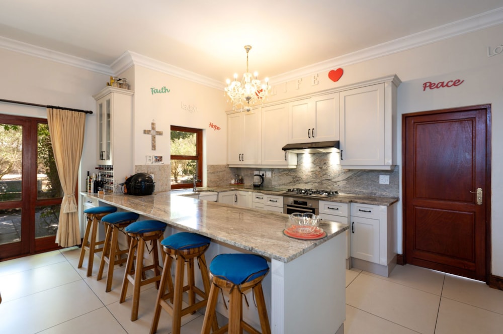 Security estate home for sale in Val de Vie Estate - VLV1691460 Security estate home for sale in Val de Vie Estate - VLV1691460