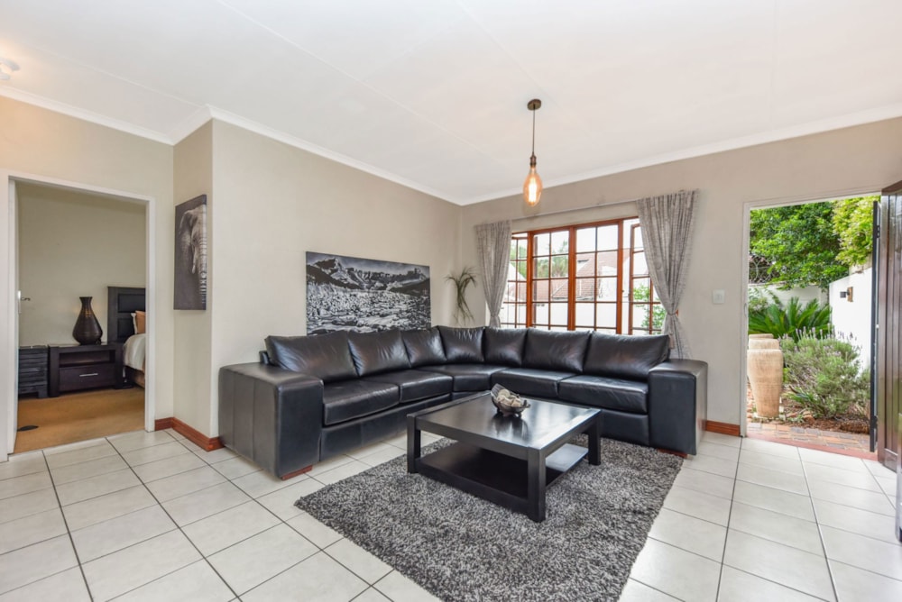 Townhouse sold in Paulshof - FW1690262 Townhouse sold in Paulshof - FW1690262