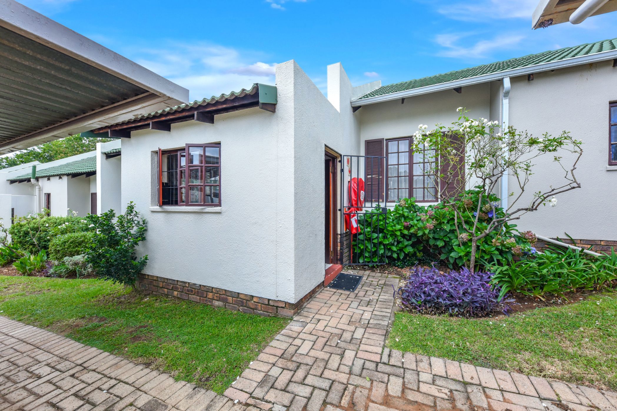 Townhouse sold in Paulshof - FW1690262