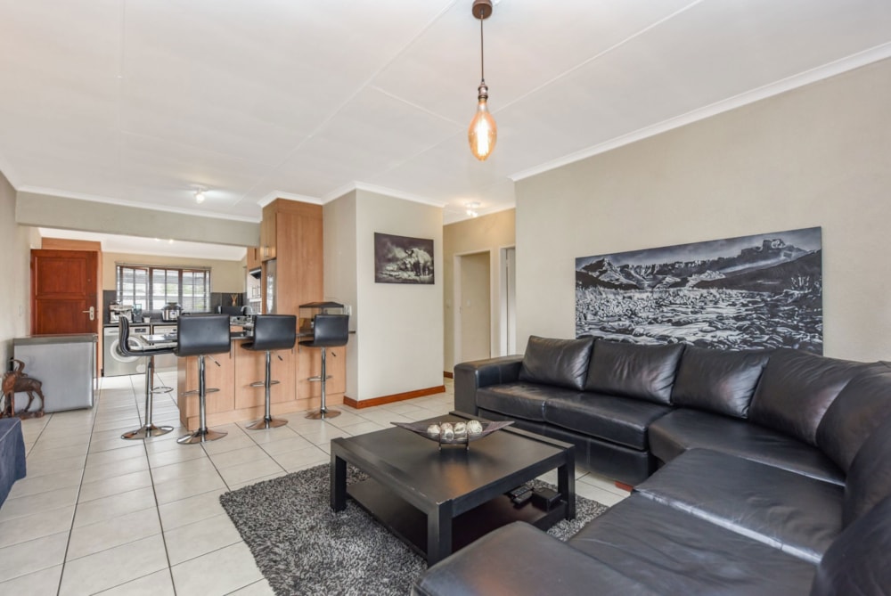 Townhouse sold in Paulshof - FW1690262 Townhouse sold in Paulshof - FW1690262