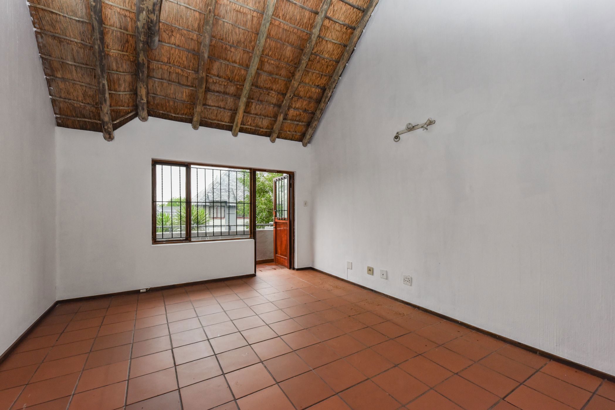 Apartment for sale in Sunninghill Gardens - FW1690196