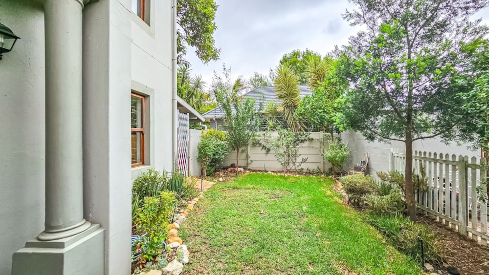 Security complex home sold in Paarl North - TK1688979 Security complex home sold in Paarl North - TK1688979