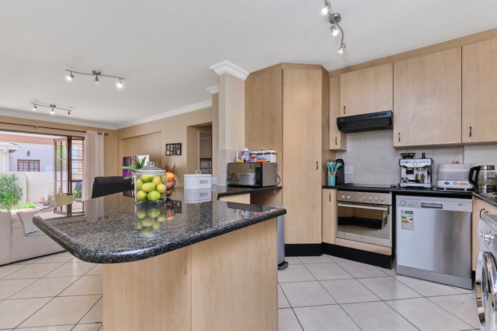 Garden apartment sold in Rivonia - HP1691943 Garden apartment sold in Rivonia - HP1691943