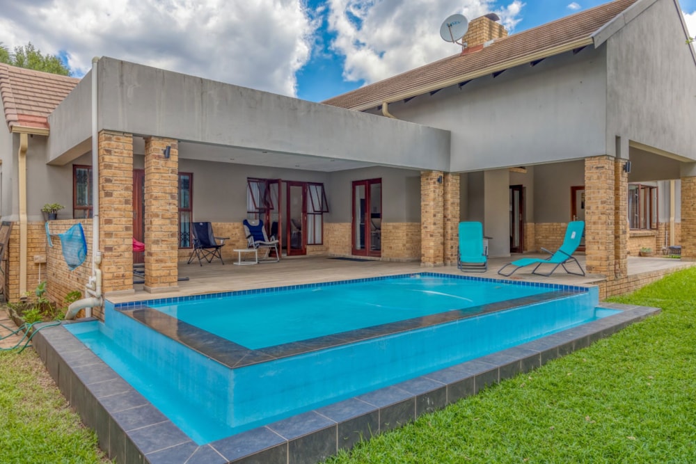 House for sale in Willowbrook - RAN1691897 House for sale in Willowbrook - RAN1691897