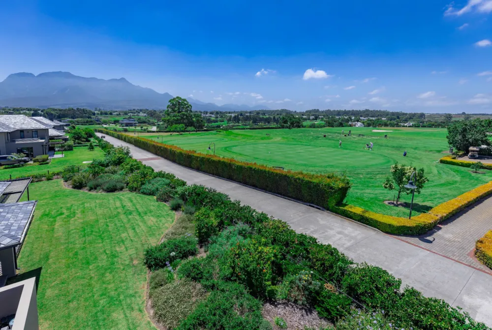 House let in Fancourt - GEL1730616