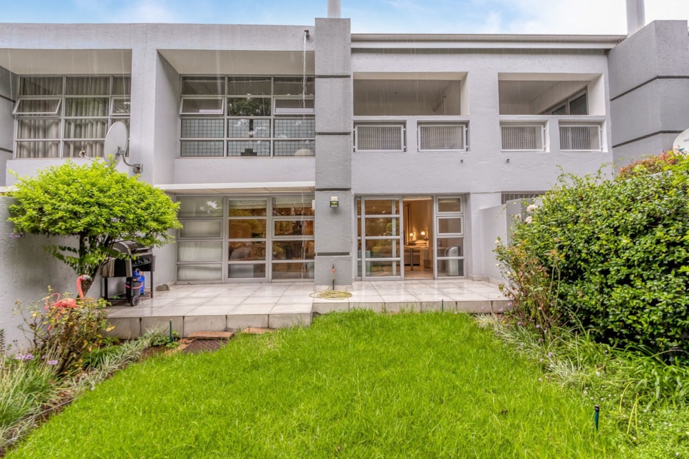 Apartment for sale in Oaklands, Johannesburg - HP1691155 Apartment for sale in Oaklands, Johannesburg - HP1691155