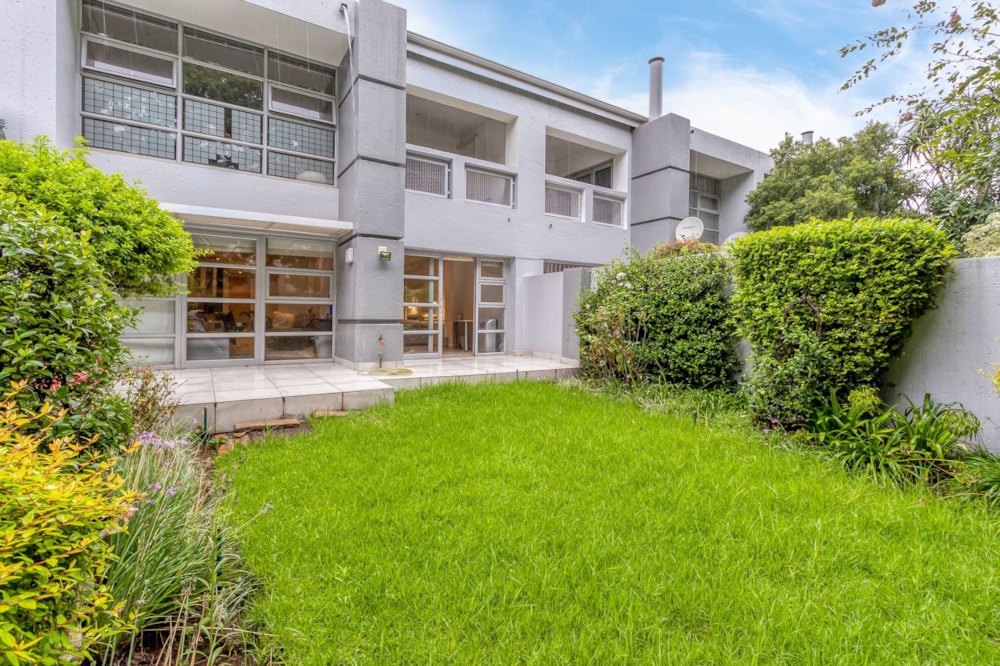 Apartment for sale in Oaklands, Johannesburg - HP1691155 Apartment for sale in Oaklands, Johannesburg - HP1691155