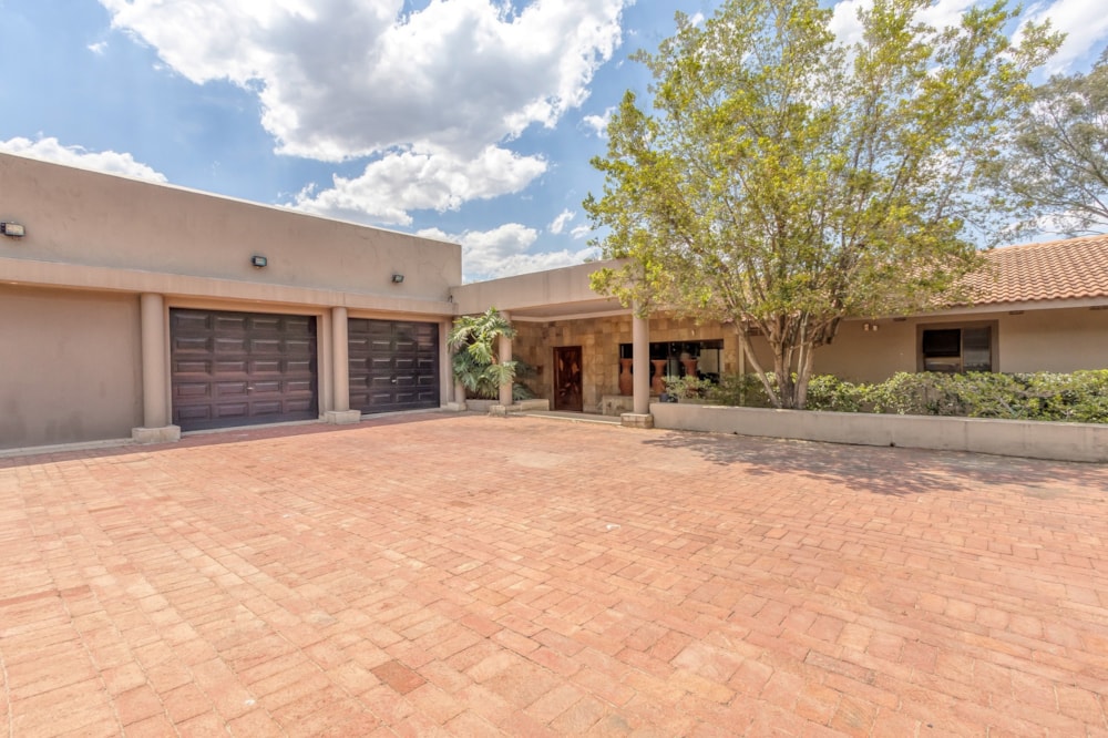 House for sale in Bryanston - HP1419872 House for sale in Bryanston - HP1419872