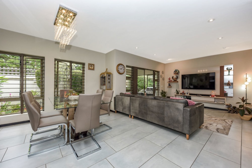 Cluster for sale in Sandown, Sandton - HP1689378 Cluster for sale in Sandown, Sandton - HP1689378