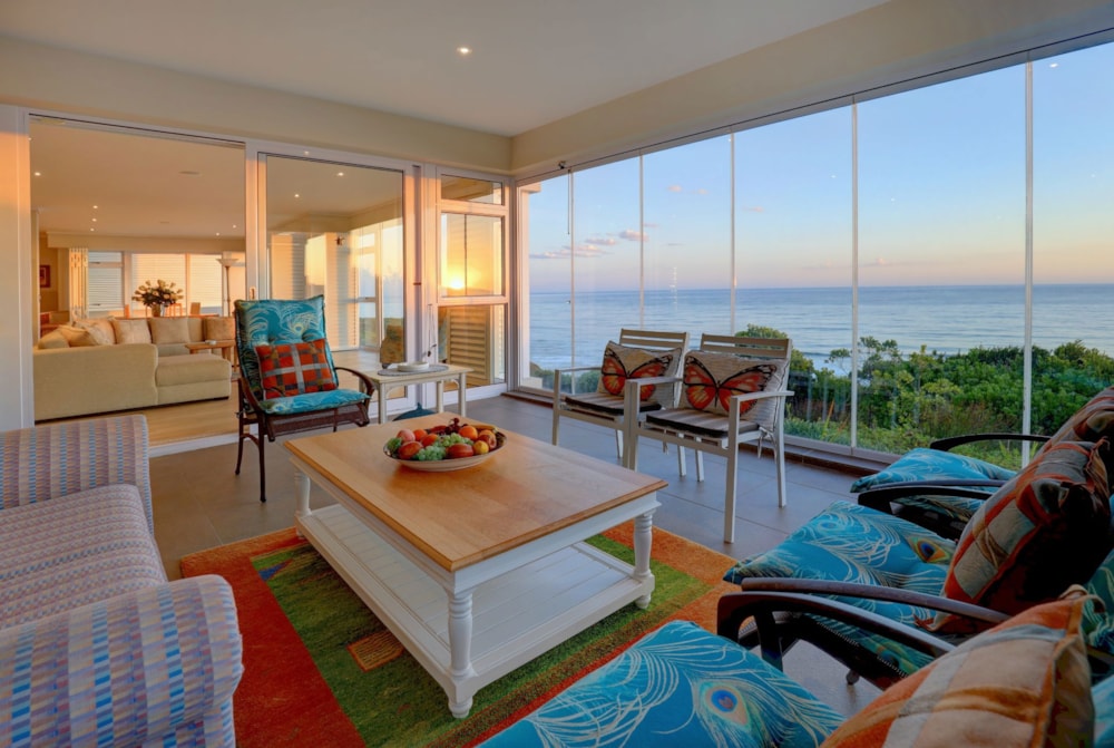 Security complex home for sale in Wilderness - GEO1688854 Security complex home for sale in Wilderness - GEO1688854