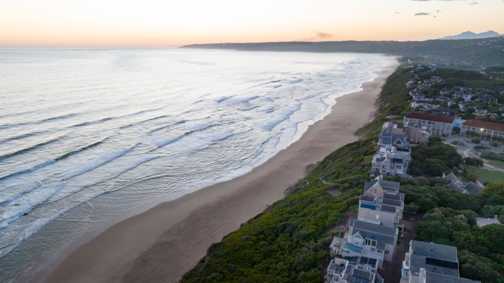 Security complex home for sale in Wilderness - GEO1688854 Security complex home for sale in Wilderness - GEO1688854