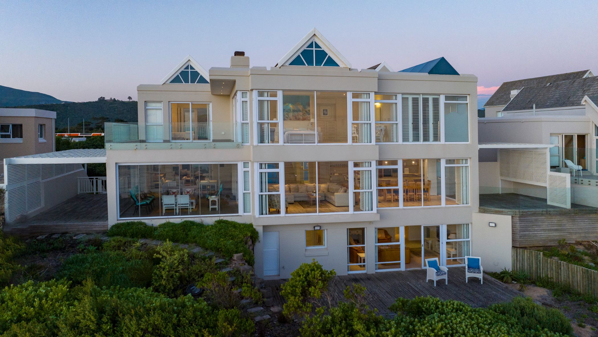 Security complex home for sale in Wilderness - GEO1688854