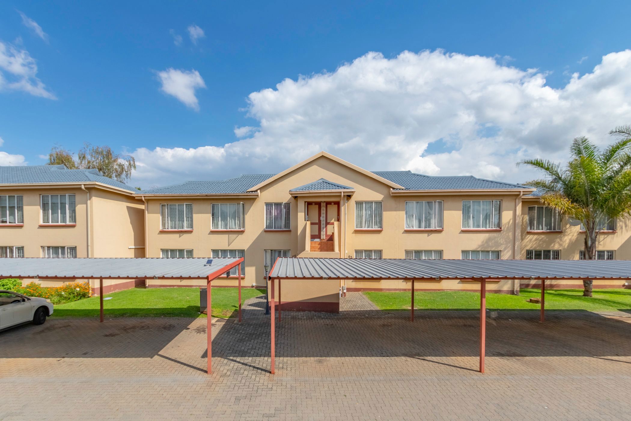 Apartment sold in Lakefield - EN1693937