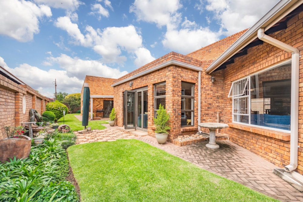 House sold in Farrarmere - EN1694708