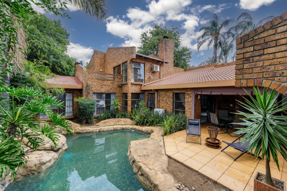 House sold in Farrarmere - EN1691151