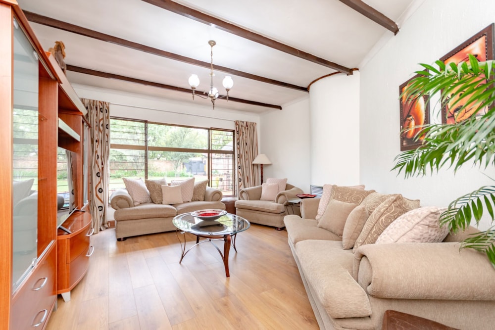 House sold in Farrarmere - EN1695318