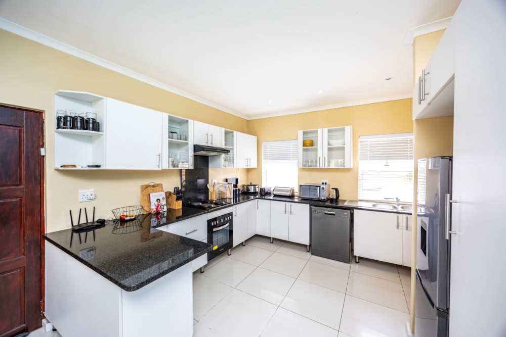 Single-storey cluster for sale in Beacon Bay - 1EZ1692588