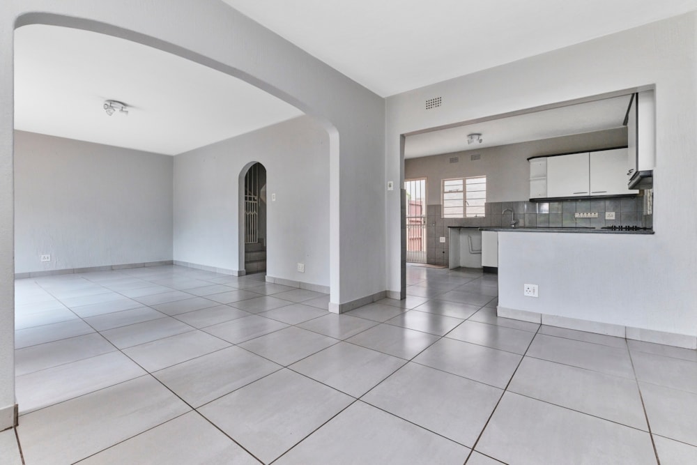 Townhouse sold in River Club, Sandton - HP1687026 Townhouse sold in River Club, Sandton - HP1687026