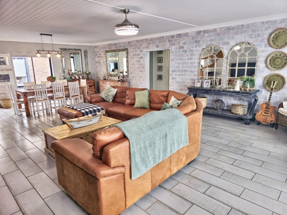 House for sale in Stilbaai East - 1SR1696087 House for sale in Stilbaai East - 1SR1696087