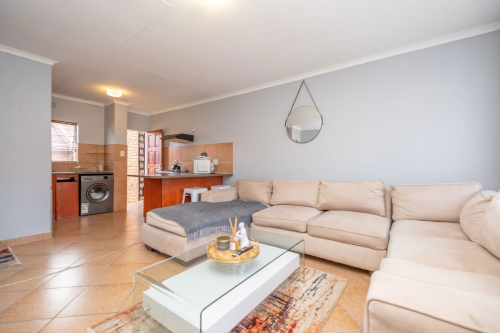 Townhouse for sale in Witpoortjie - RDT1694572 Townhouse for sale in Witpoortjie - RDT1694572