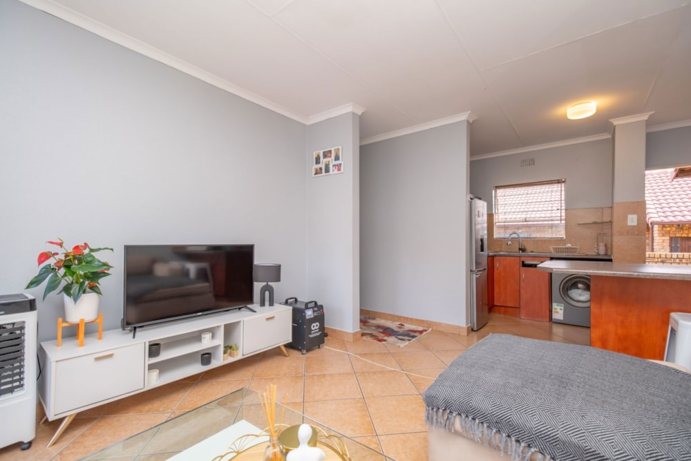 Townhouse for sale in Witpoortjie - RDT1694572 Townhouse for sale in Witpoortjie - RDT1694572