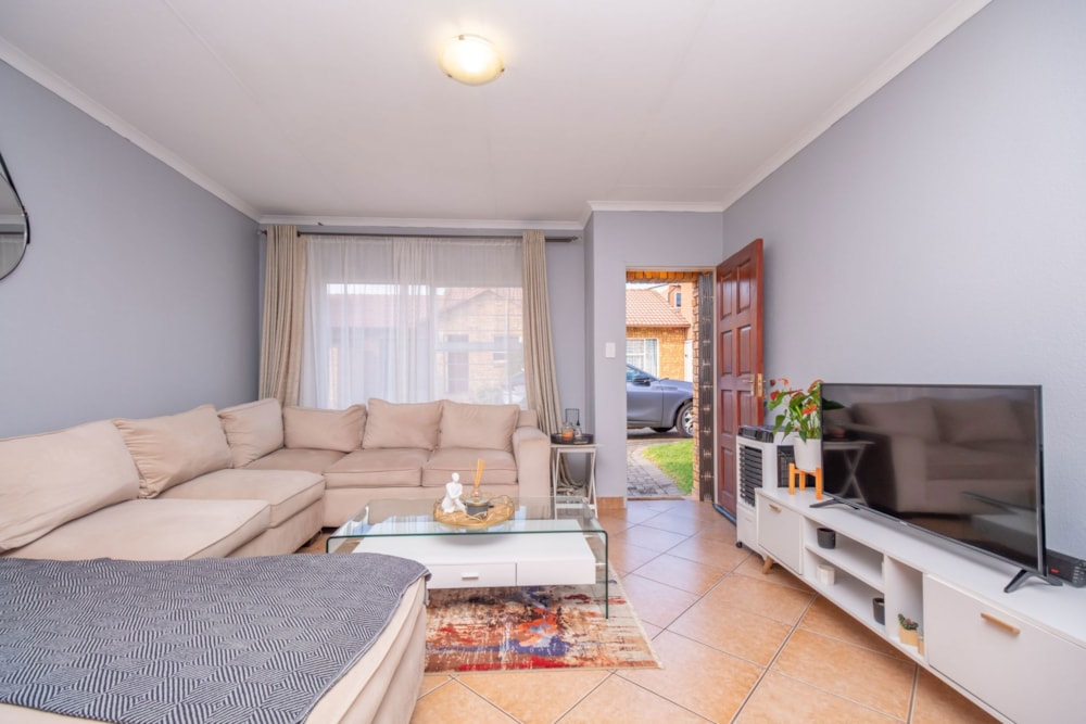 Townhouse for sale in Witpoortjie - RDT1694572 Townhouse for sale in Witpoortjie - RDT1694572