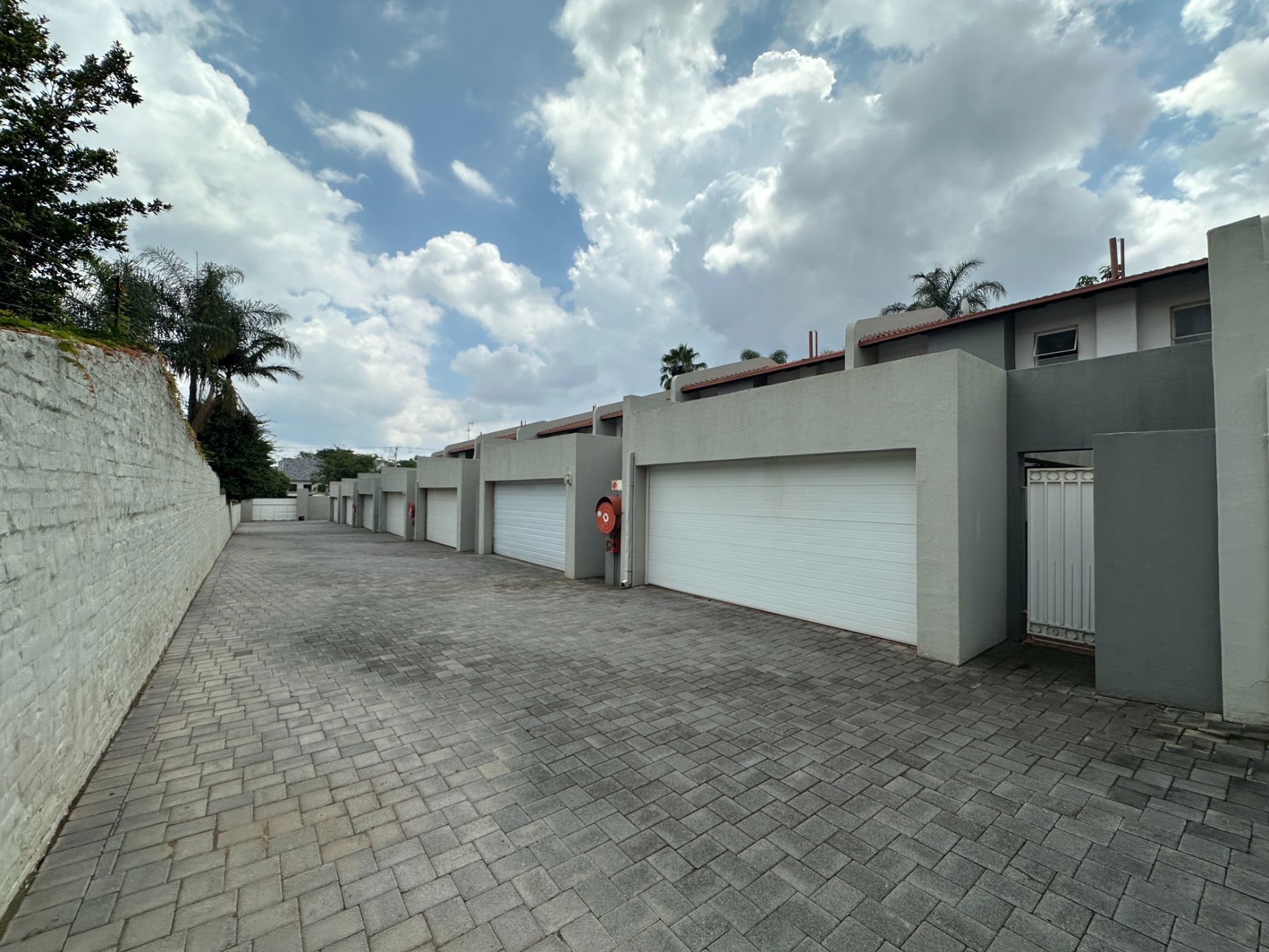 Apartment let in Brooklyn, Pretoria East - PTL1693288