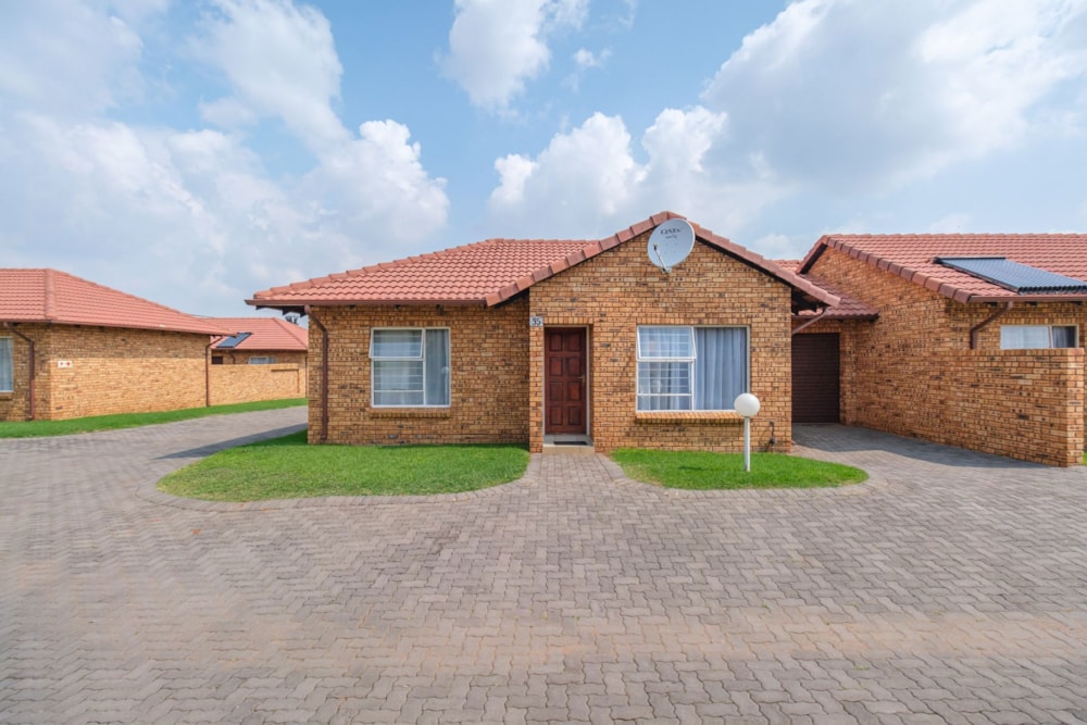 Apartment for sale in Witpoortjie - RAN1695375 Apartment for sale in Witpoortjie - RAN1695375