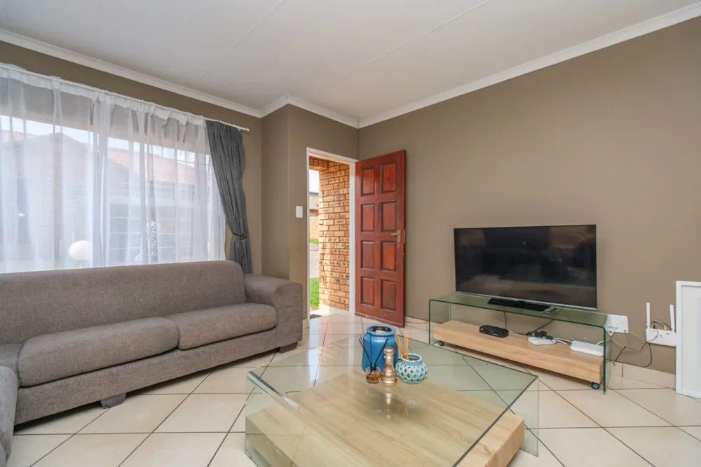 Apartment for sale in Witpoortjie - RAN1695375 Apartment for sale in Witpoortjie - RAN1695375