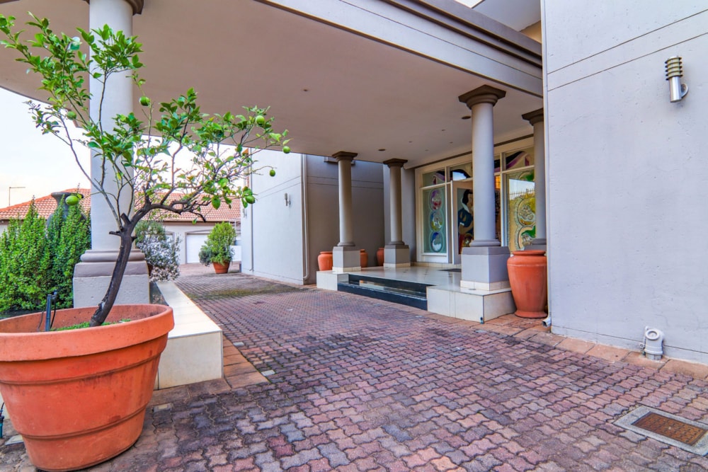 House for sale in Cornwall Hill - CN1698835