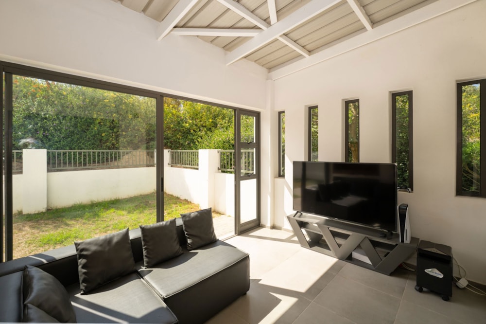 House for sale in Croydon Gardens Estate - SW1731015