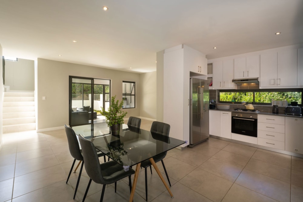 House for sale in Croydon Gardens Estate - SW1731015