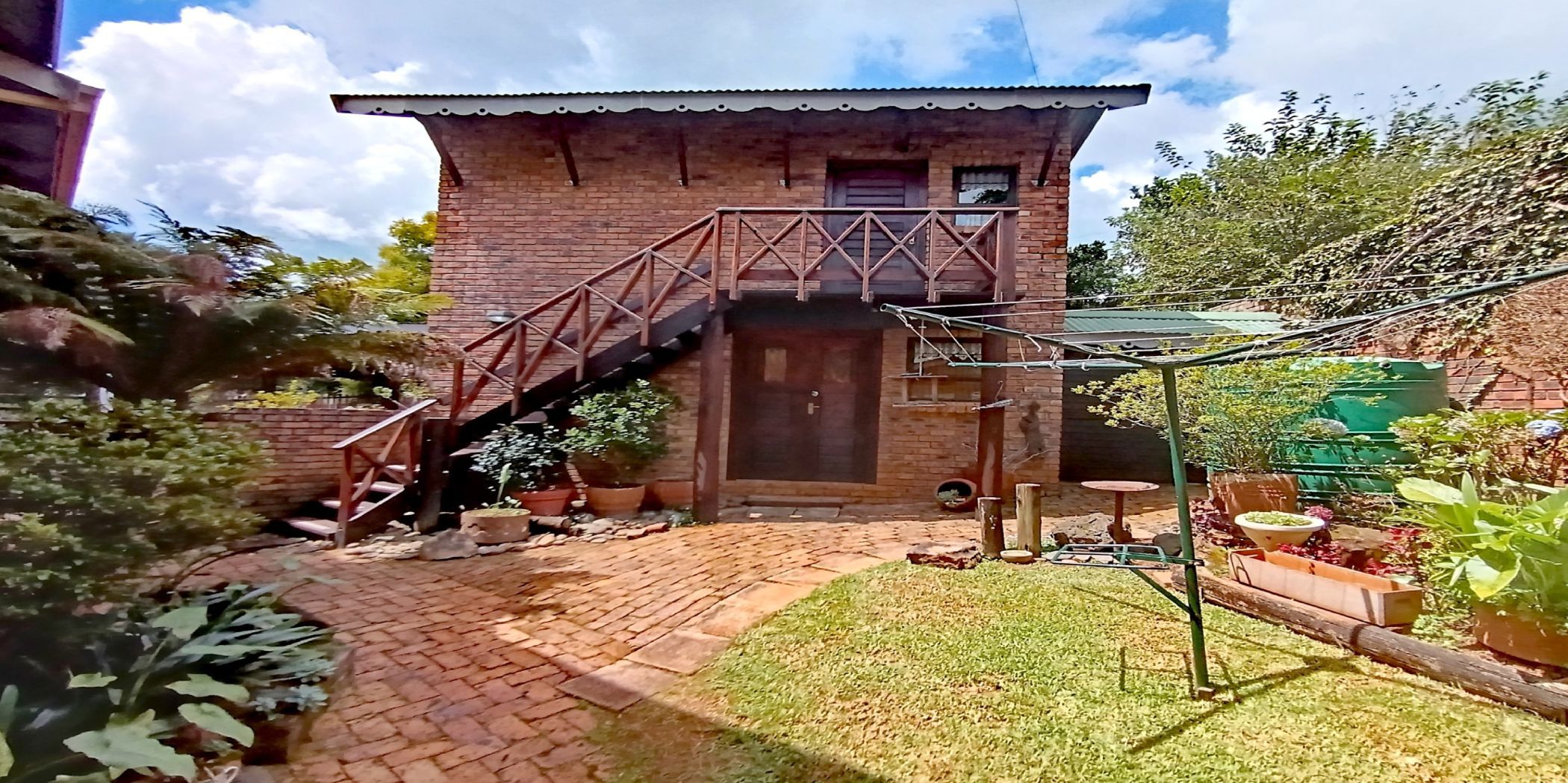 Bachelor apartment to rent in Sabie - 1LY1694255