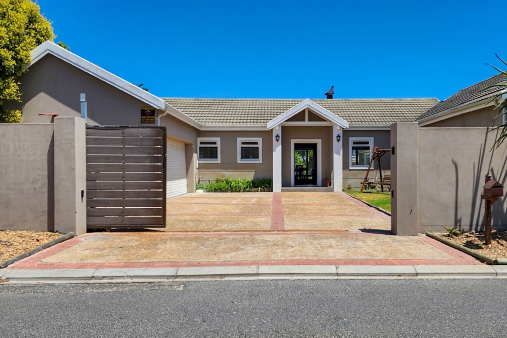 Single-storey house sold in Sunset Beach, Cape Town - 1TV1692970 Single-storey house sold in Sunset Beach, Cape Town - 1TV1692970