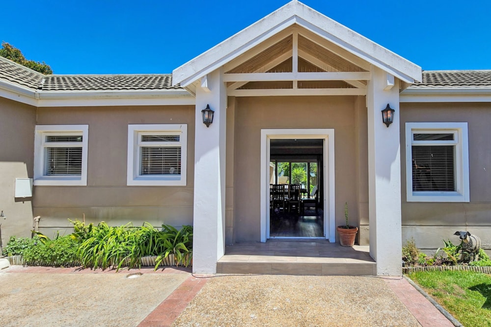 Single-storey house sold in Sunset Beach, Cape Town - 1TV1692970 Single-storey house sold in Sunset Beach, Cape Town - 1TV1692970