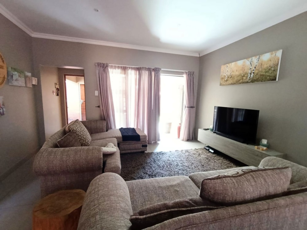 Townhouse let in Wild Olive Estate - 1BX1694539 Townhouse let in Wild Olive Estate - 1BX1694539