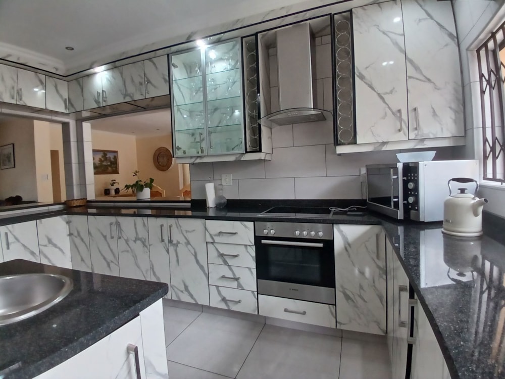 House let in Veldenvlei - 1RY1704293 House let in Veldenvlei - 1RY1704293